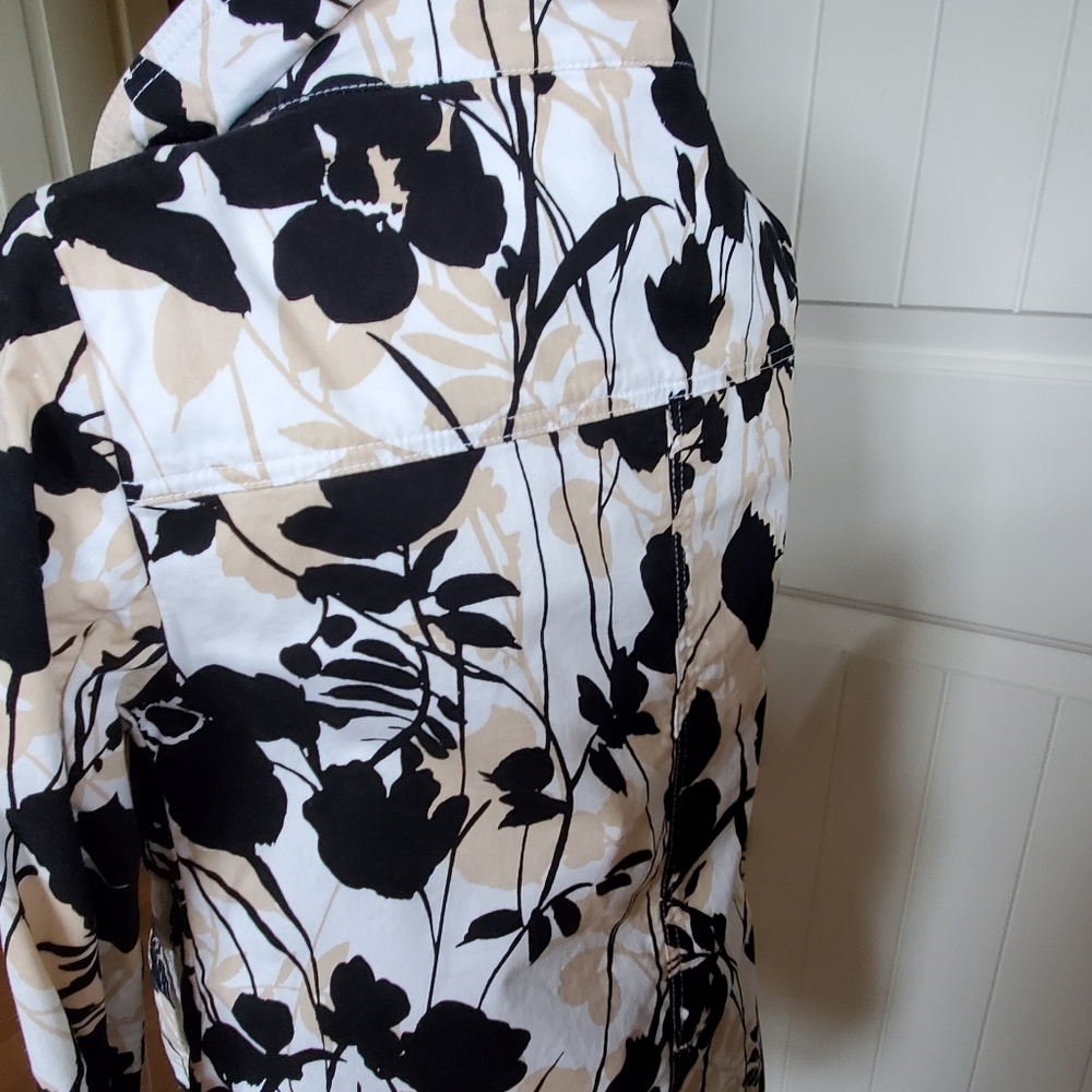 Lightweight jacket - Picture 2 of 3